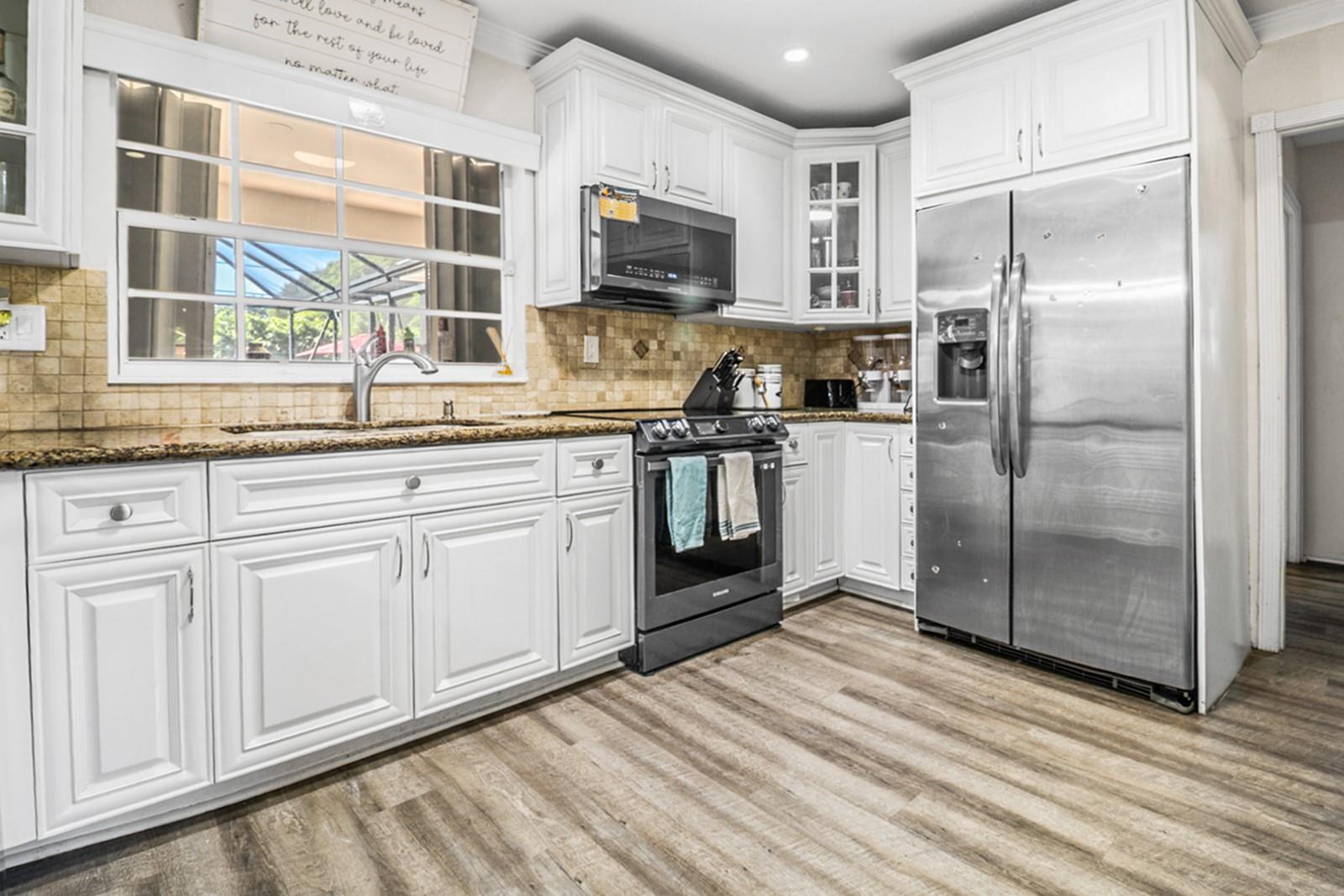 MIRROR LAKE ESTATES - Residential
