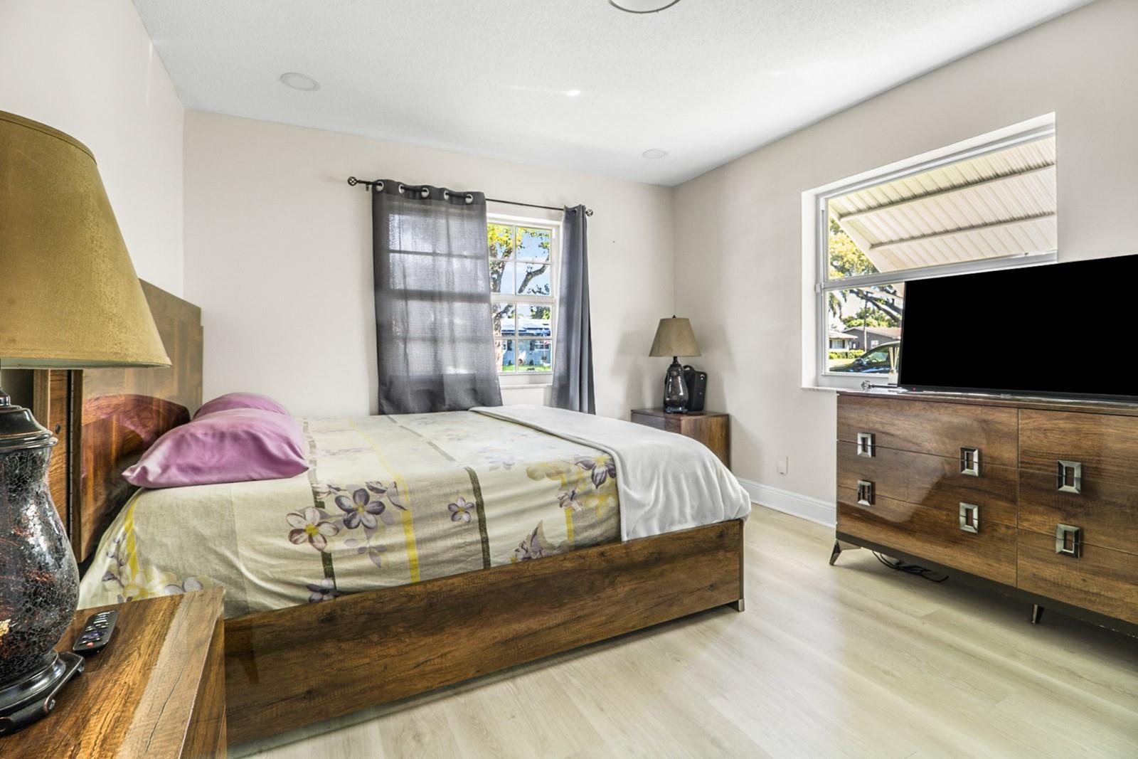 MIRROR LAKE ESTATES - Residential
