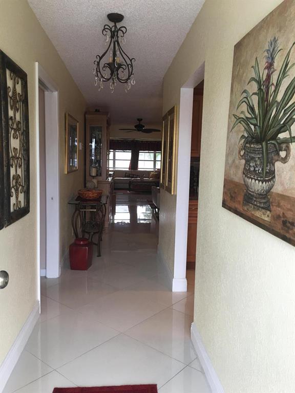 CRESTHAVEN TOWNHOMES SEC 5 CONDO - Residential