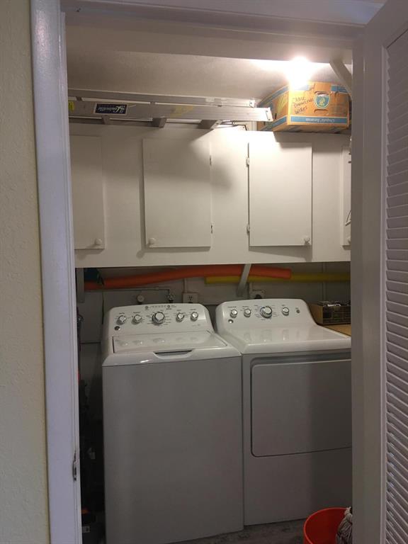 CRESTHAVEN TOWNHOMES SEC 5 CONDO - Residential