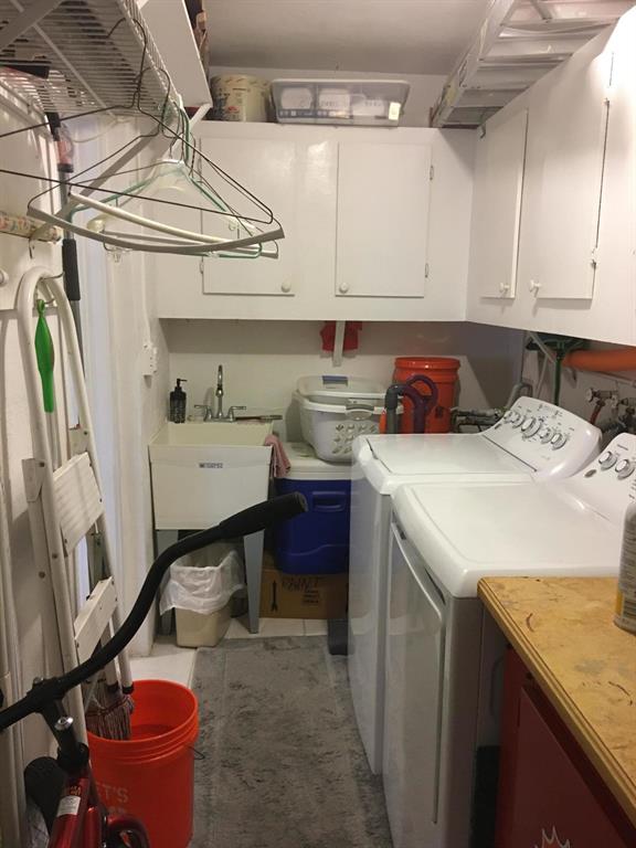 CRESTHAVEN TOWNHOMES SEC 5 CONDO - Residential