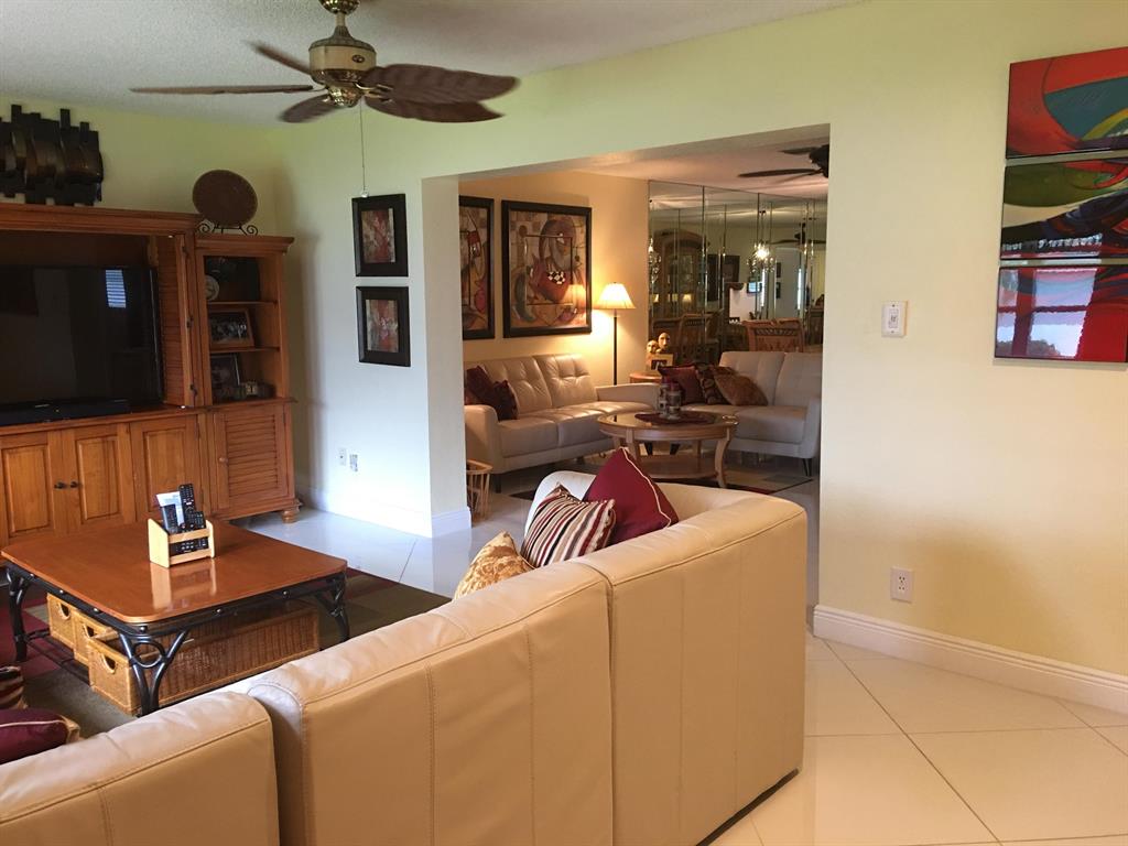 CRESTHAVEN TOWNHOMES SEC 5 CONDO - Residential