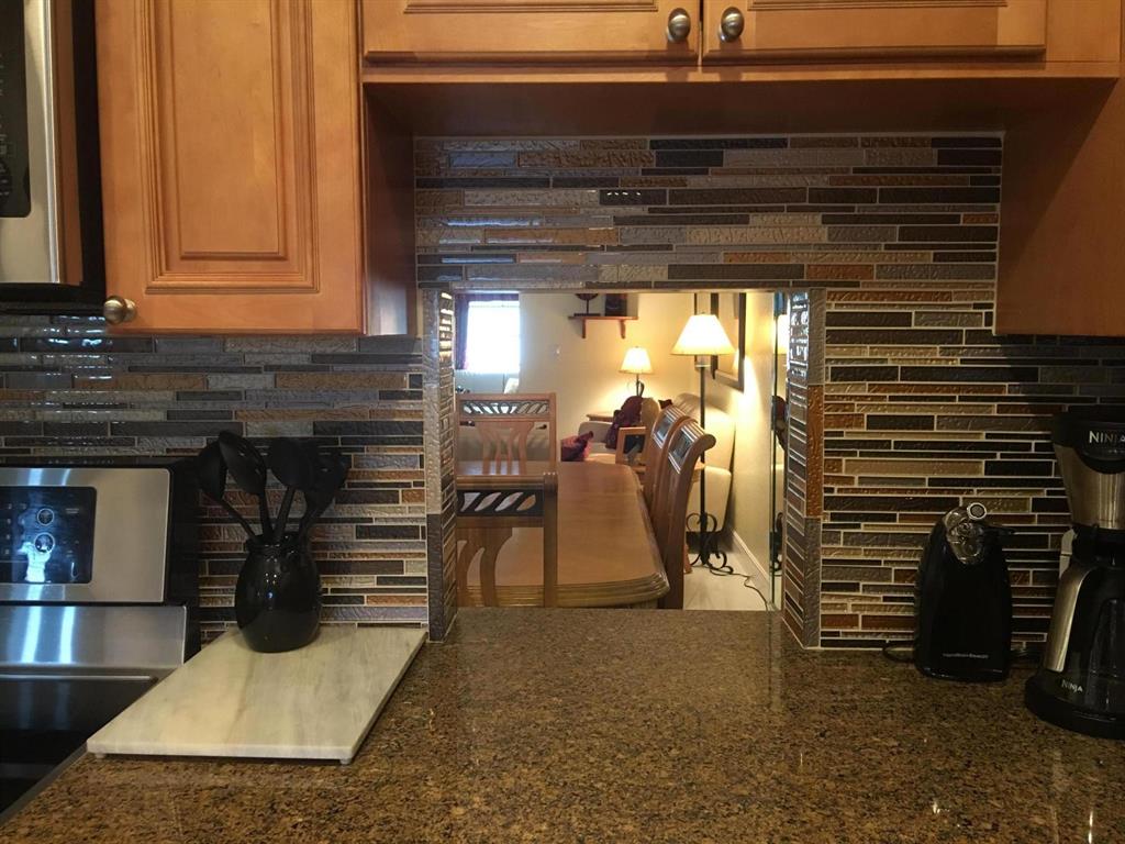 CRESTHAVEN TOWNHOMES SEC 5 CONDO - Residential