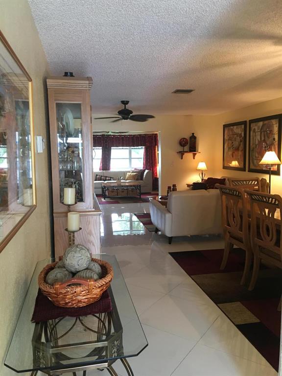 CRESTHAVEN TOWNHOMES SEC 5 CONDO - Residential