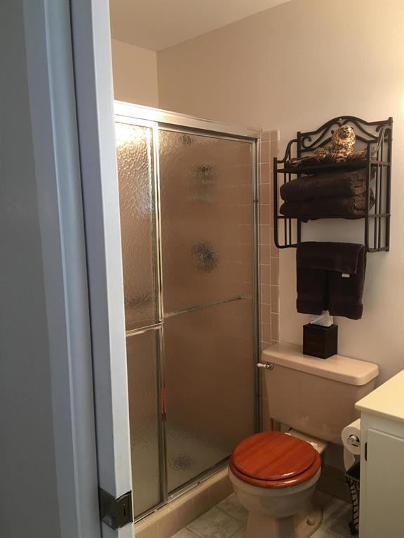 CRESTHAVEN TOWNHOMES SEC 5 CONDO - Residential