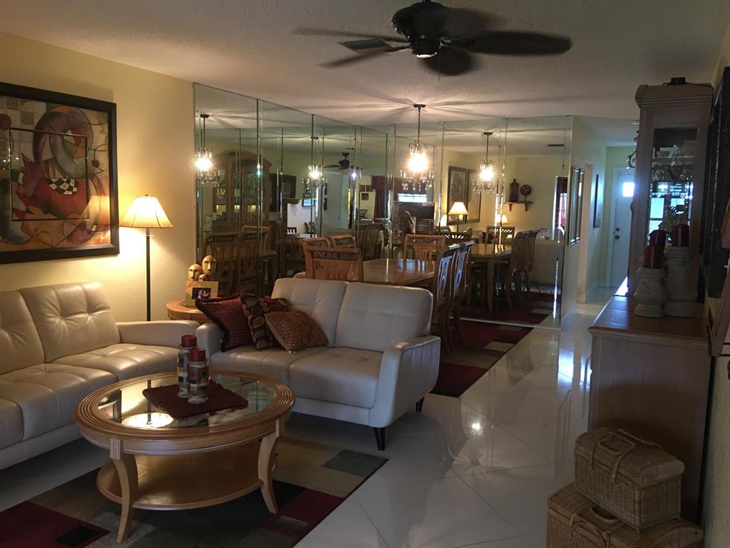 CRESTHAVEN TOWNHOMES SEC 5 CONDO - Residential