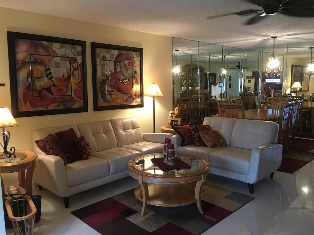 CRESTHAVEN TOWNHOMES SEC 5 CONDO - Residential