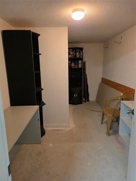 Anthony Groves Ph 02 - Residential Lease