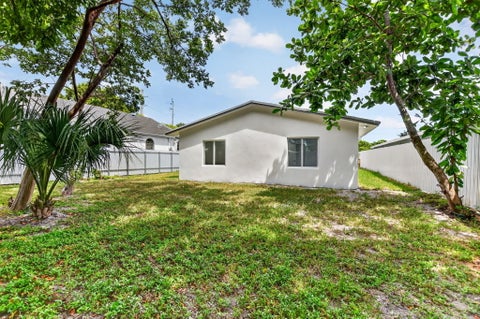 Tiny photo for 182 SW 6 Street, Deerfield Beach, FL 33441 (MLS # B26070719)