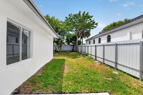 Tiny photo for 182 SW 6 Street, Deerfield Beach, FL 33441 (MLS # B26070719)