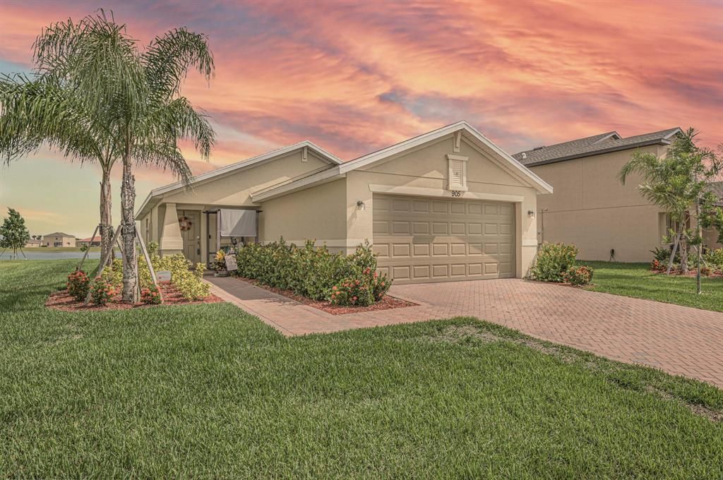 Photo of 905 Bent Creek Drive, Fort Pierce, FL 34947 (MLS # R10741373)
