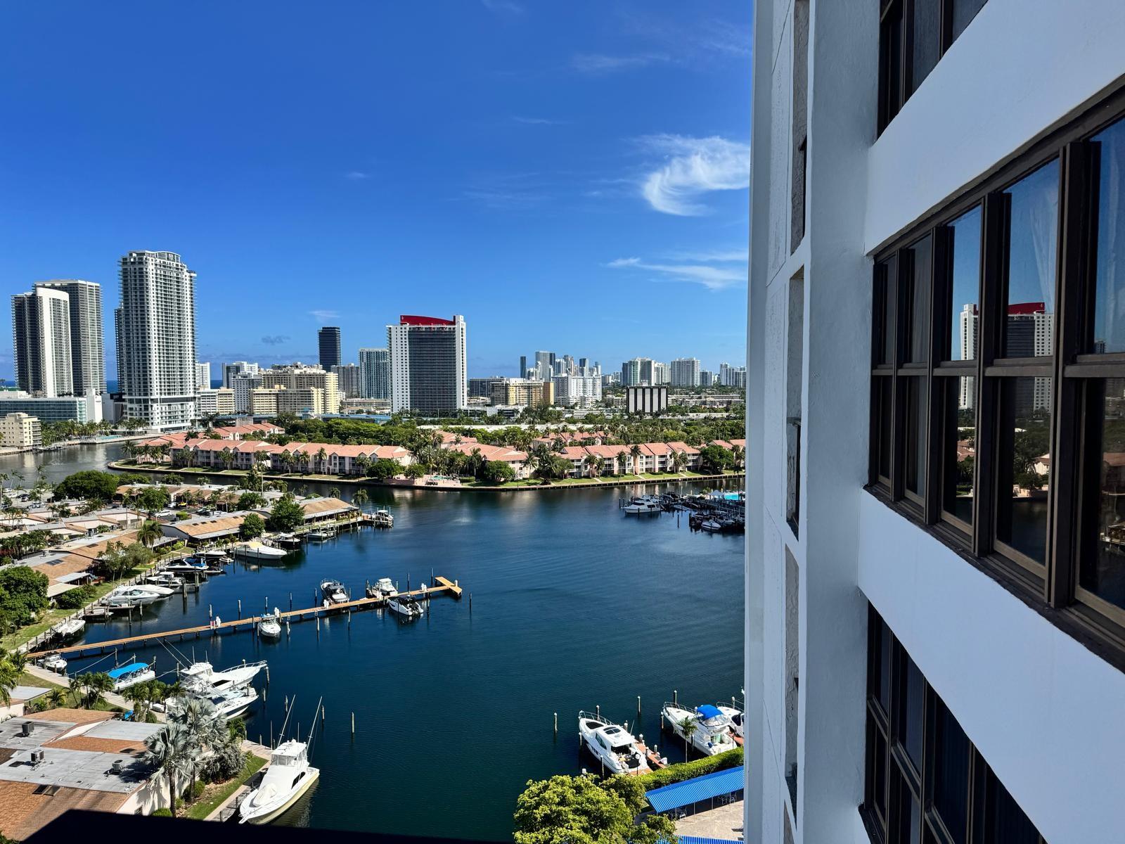 2500 Parkview Dr 1802