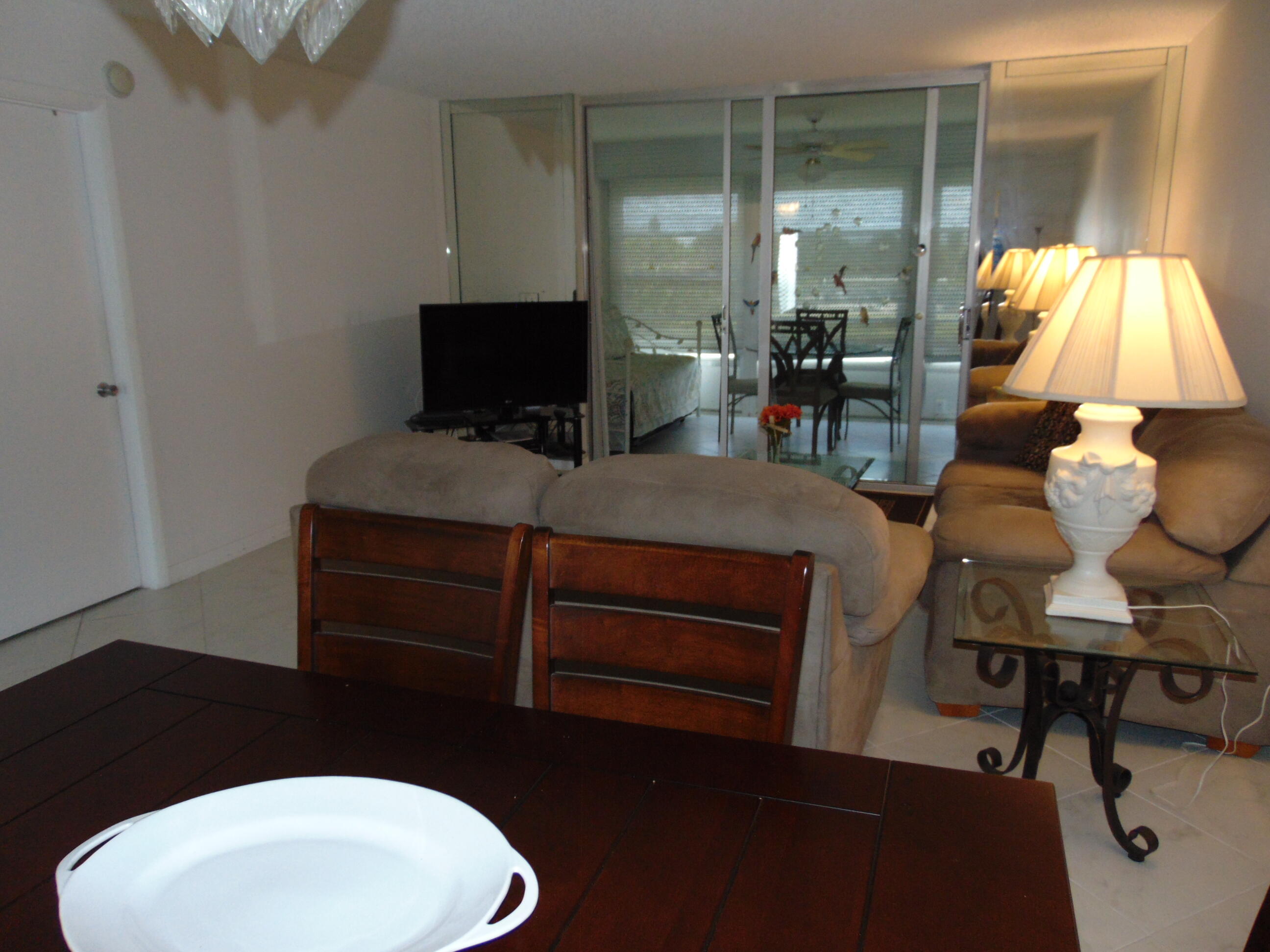 PALM SPRINGS 2 - Residential