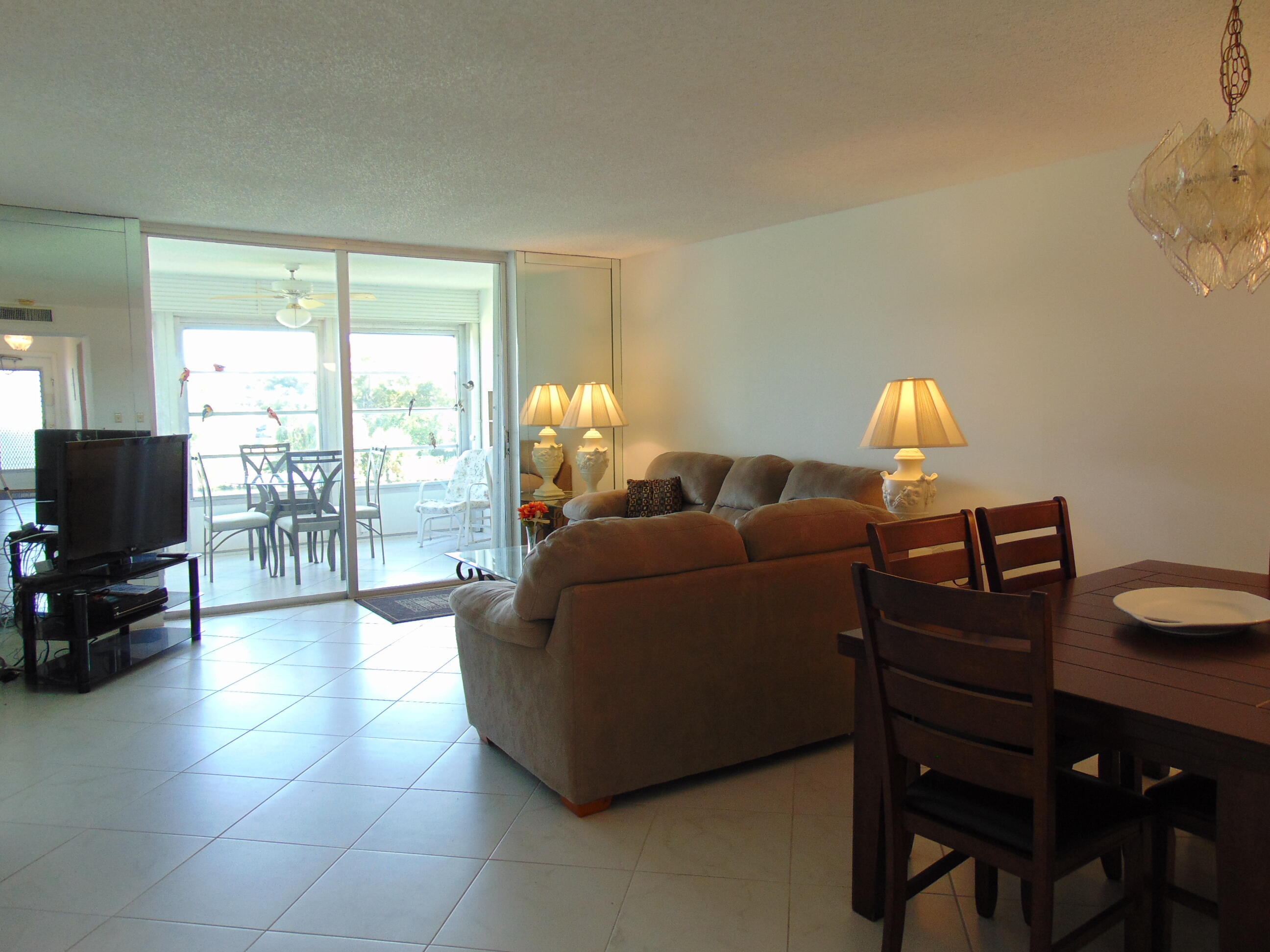 PALM SPRINGS 2 - Residential