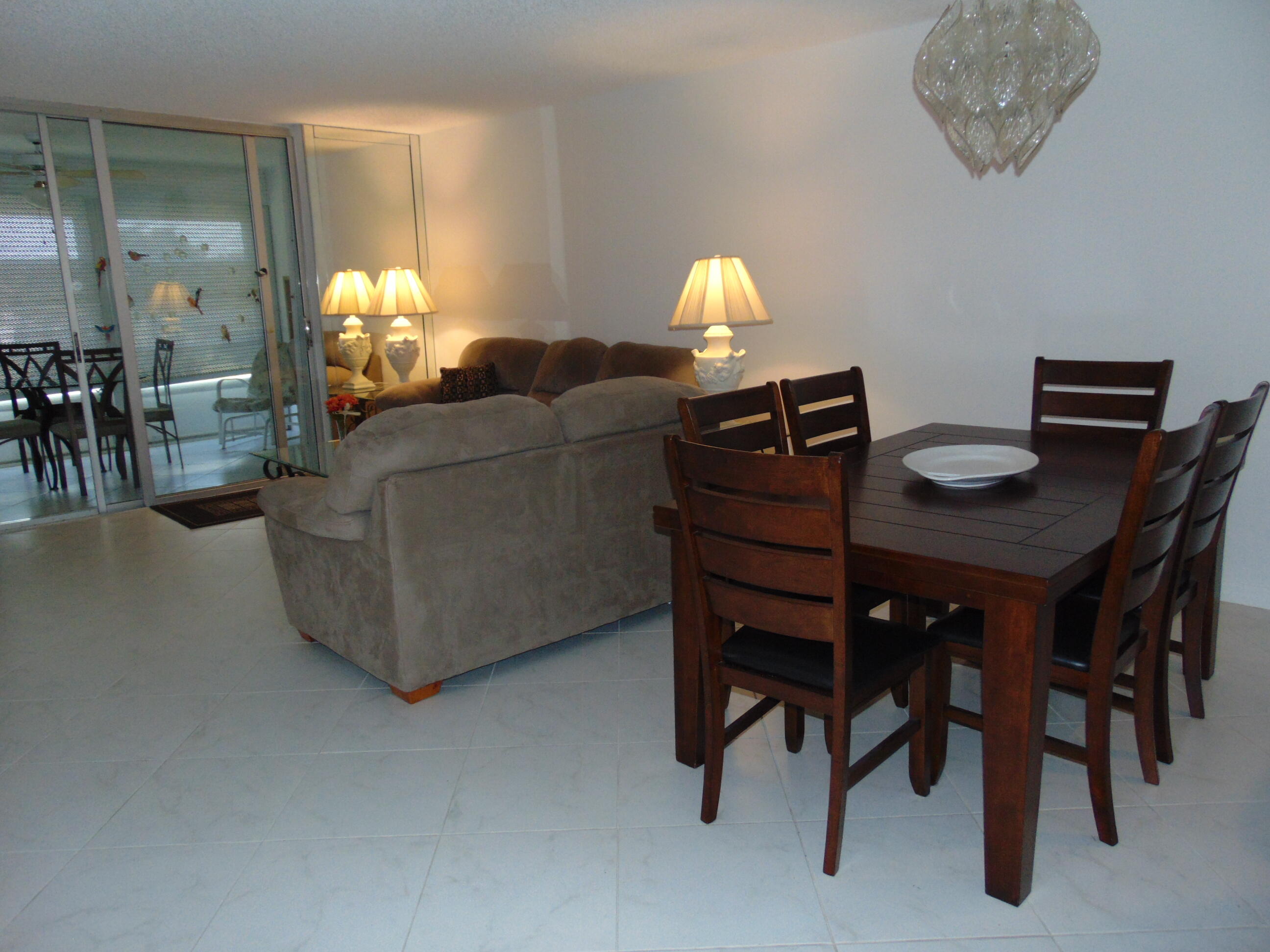 PALM SPRINGS 2 - Residential