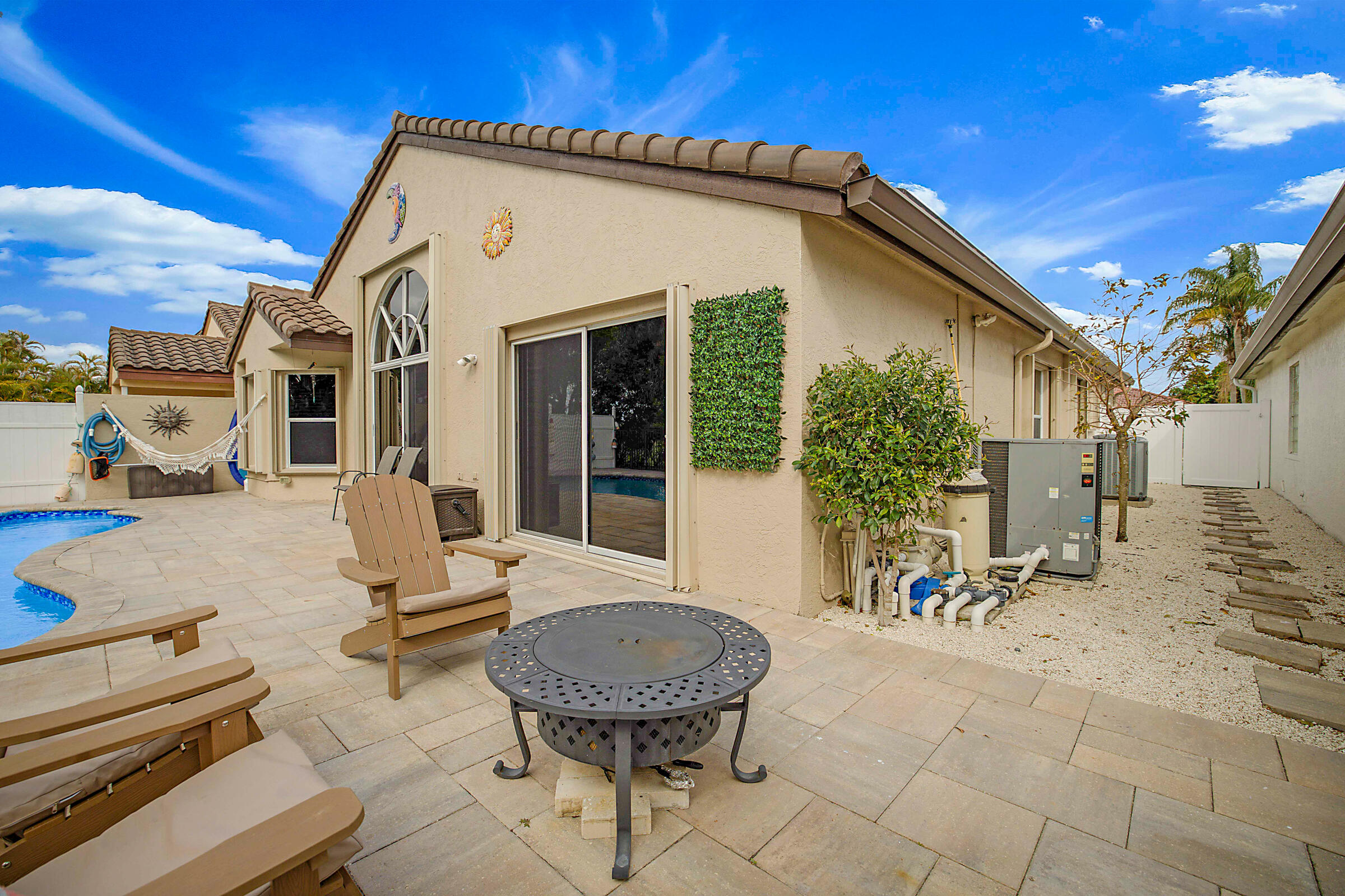 LAKES AT BOCA RATON PAR E - Residential Lease