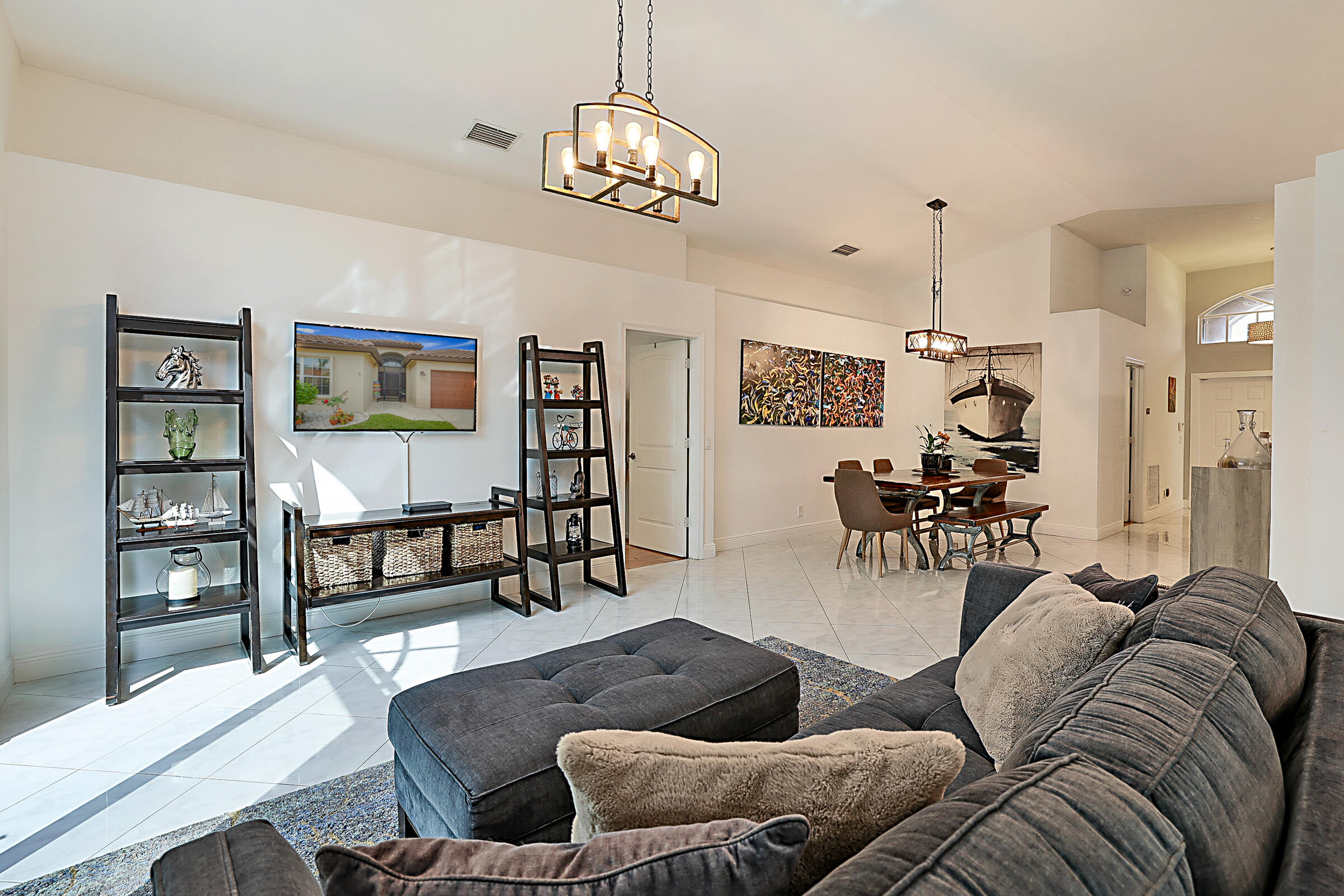 LAKES AT BOCA RATON PAR E - Residential Lease