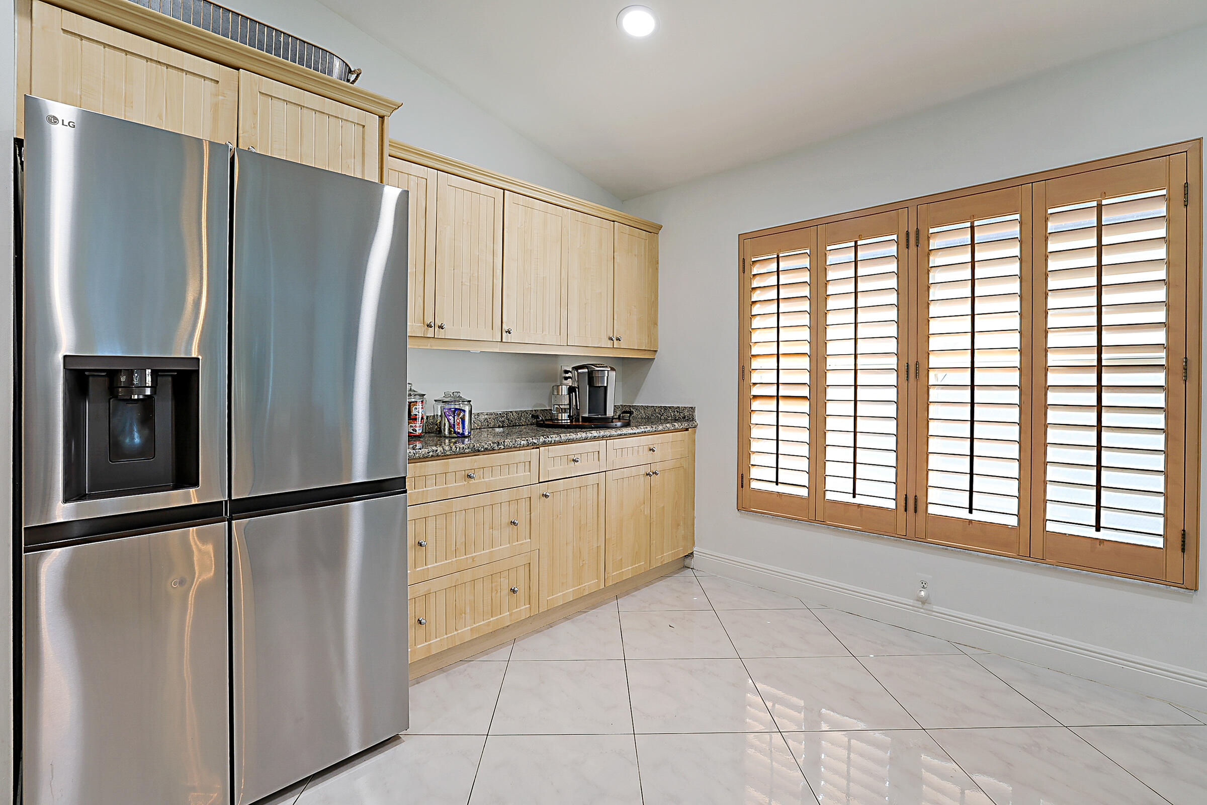 LAKES AT BOCA RATON PAR E - Residential Lease