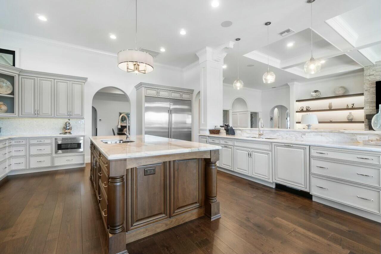 SAILFISH POINT - Residential