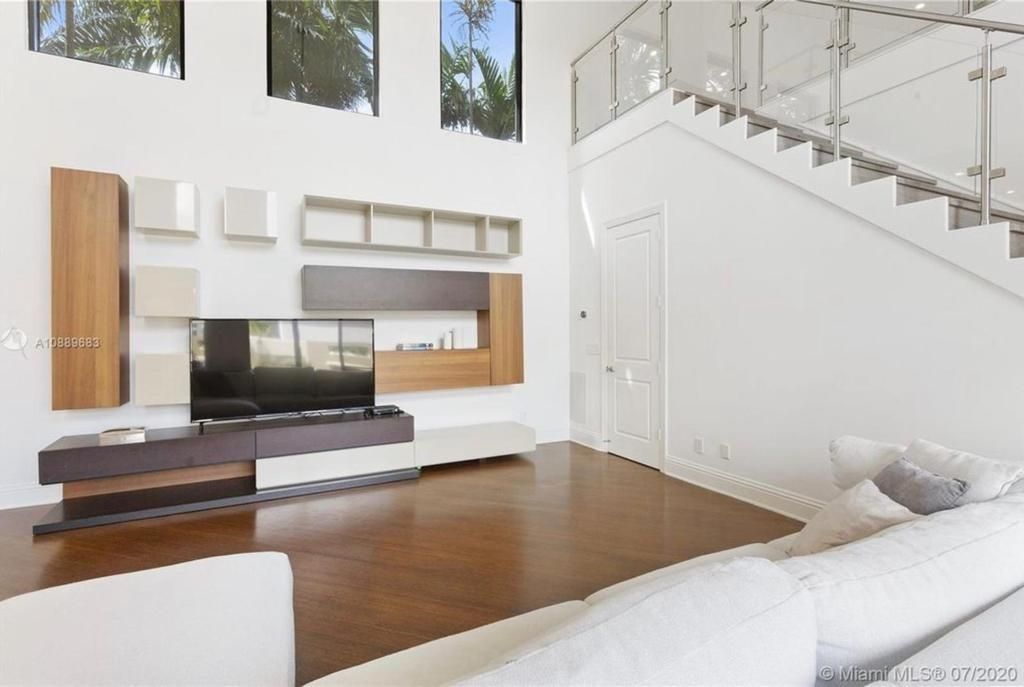 Photo of 691 Carrotwood Ter, Plantation, FL 33324 (MLS # F10304512)