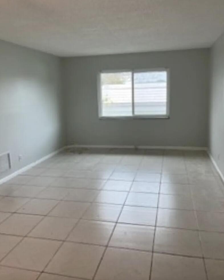 S/D OF 21-44-43, W 1/2 IN - Residential Lease