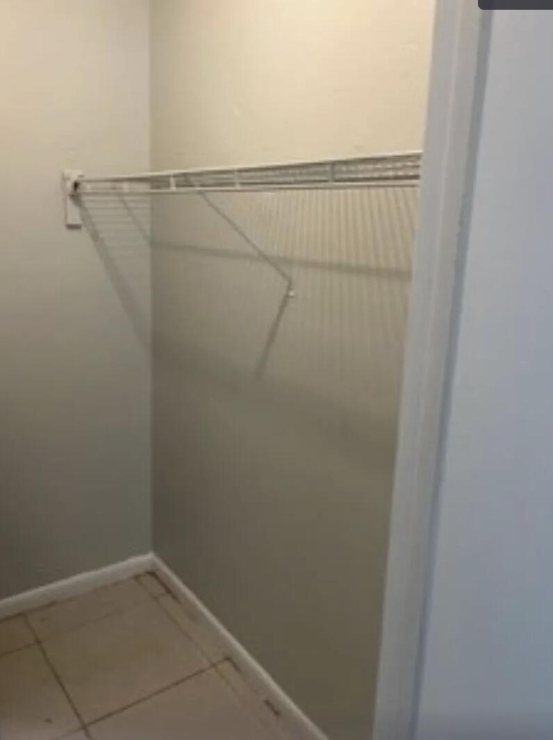 S/D OF 21-44-43, W 1/2 IN - Residential Lease