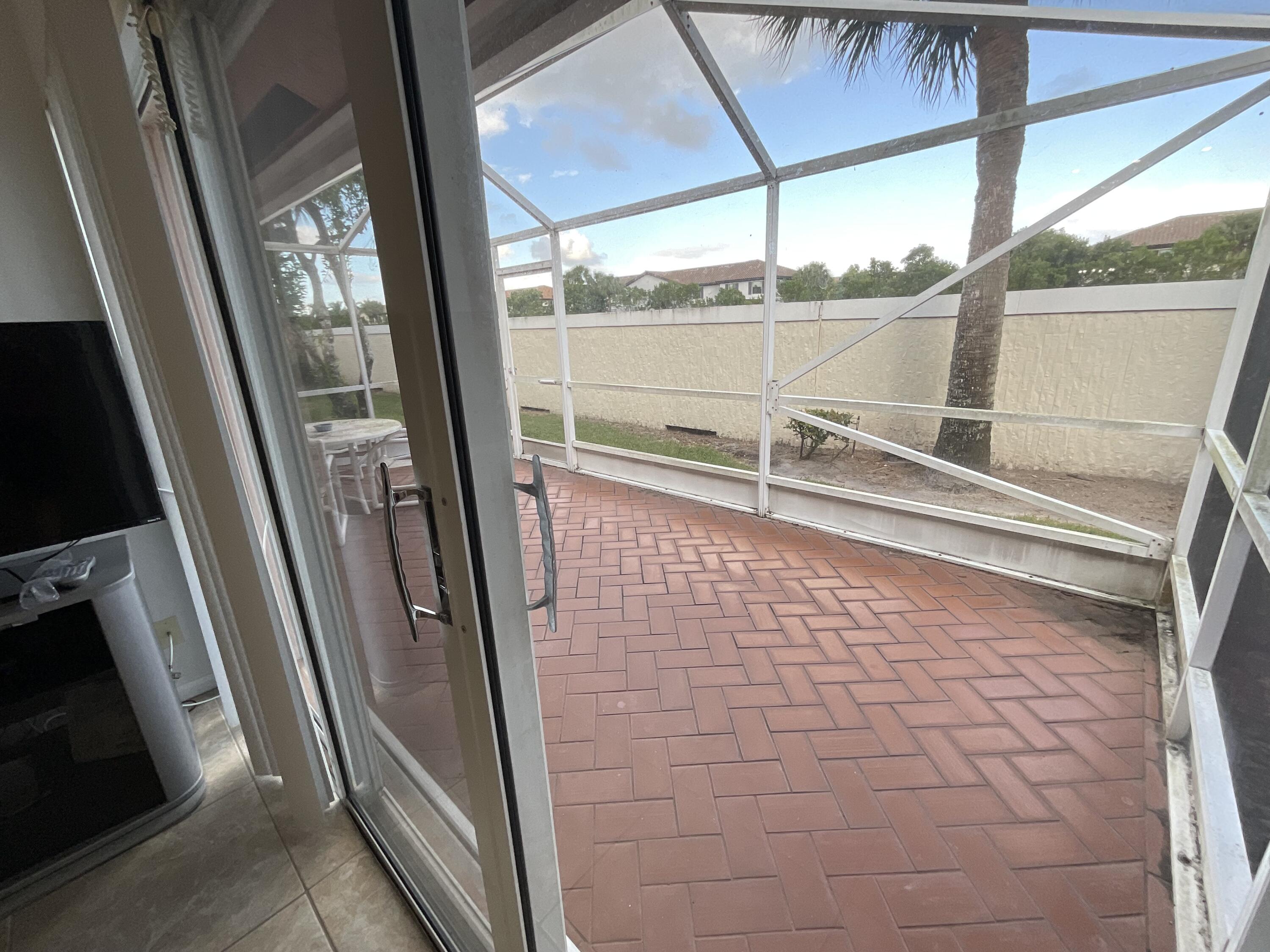 CORAL LAKES V - Residential Lease