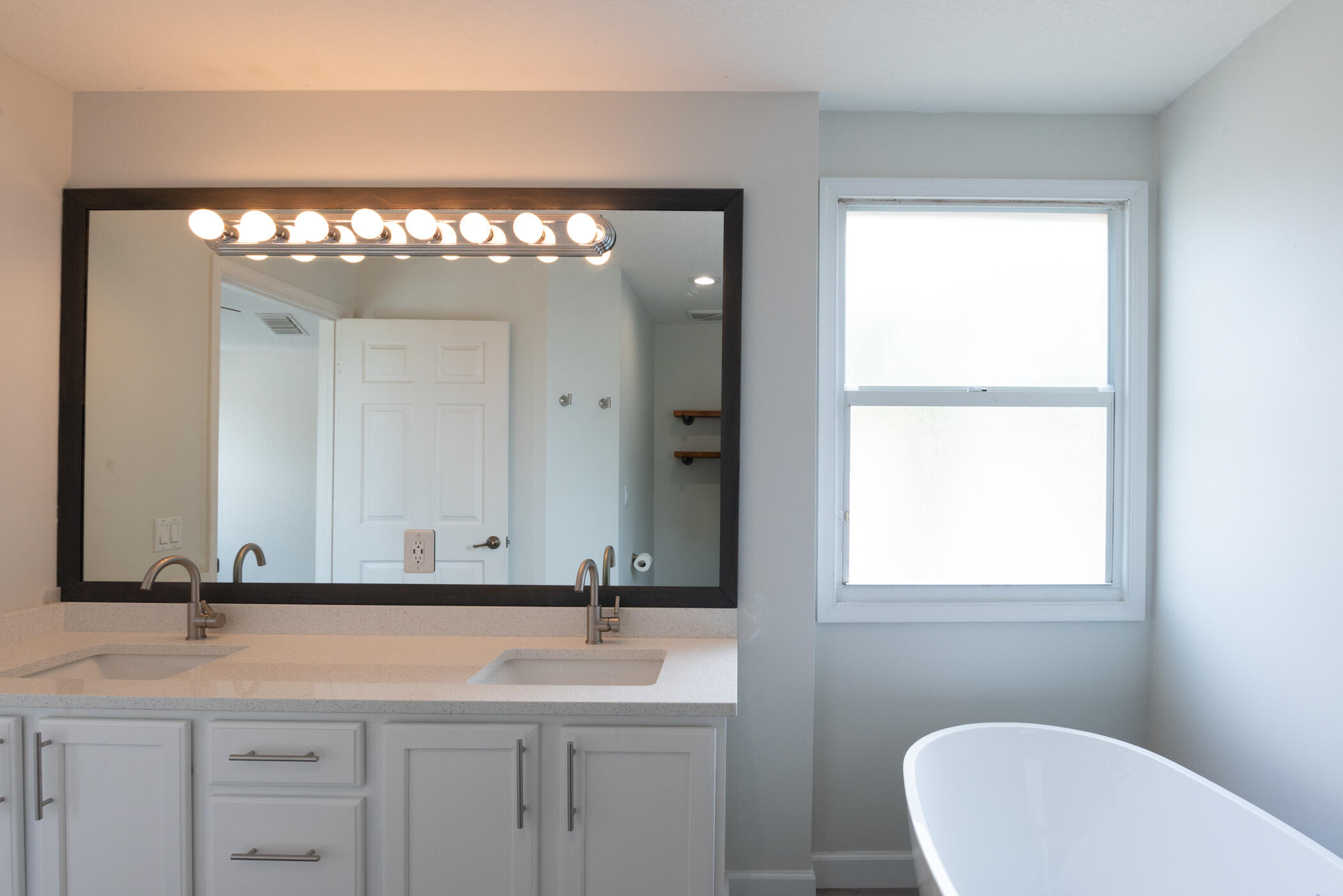 GABLES AT NORTHLAKE 1 - Residential