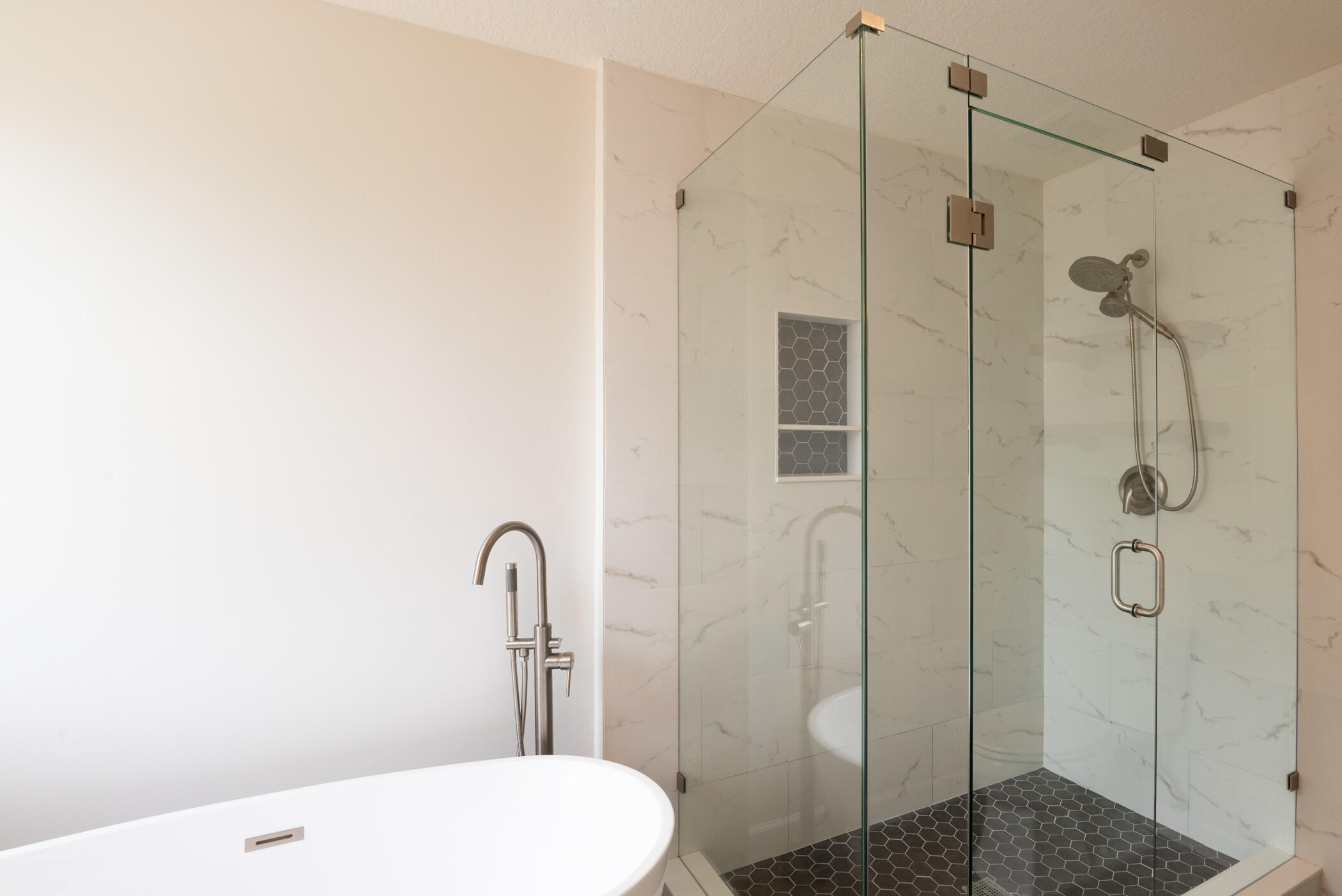 GABLES AT NORTHLAKE 1 - Residential