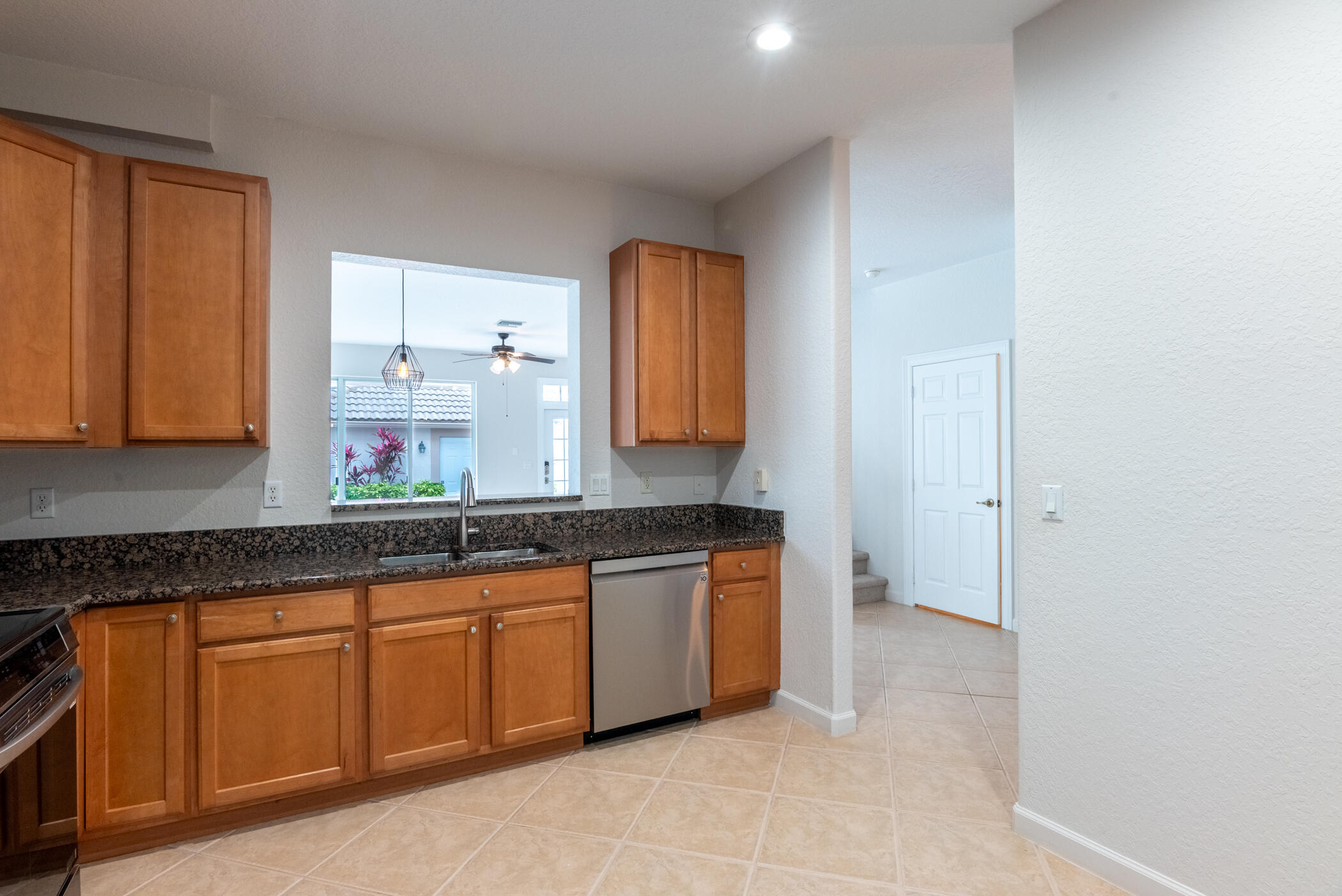 GABLES AT NORTHLAKE 1 - Residential