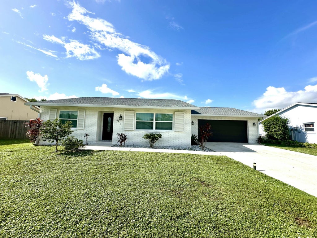 Photo of 121 EIDER Court, Royal Palm Beach, FL 33411 (MLS # B26070021)