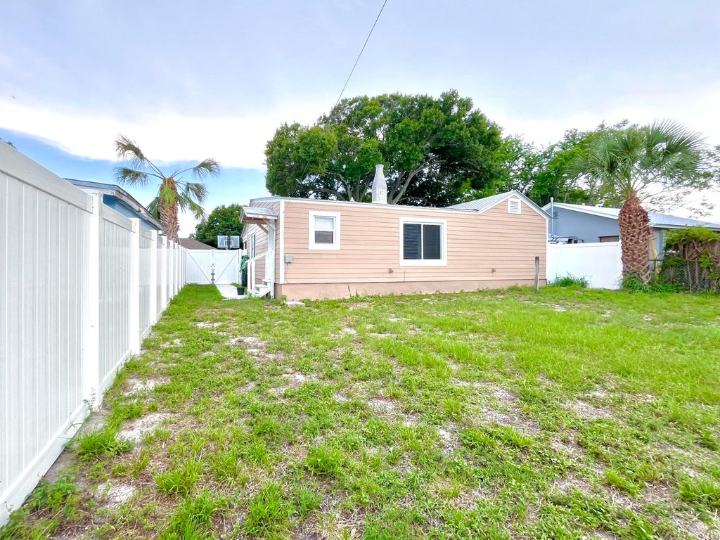 Photo of 1204 Easter Avenue, Fort Pierce, FL 34950 (MLS # R10989798)