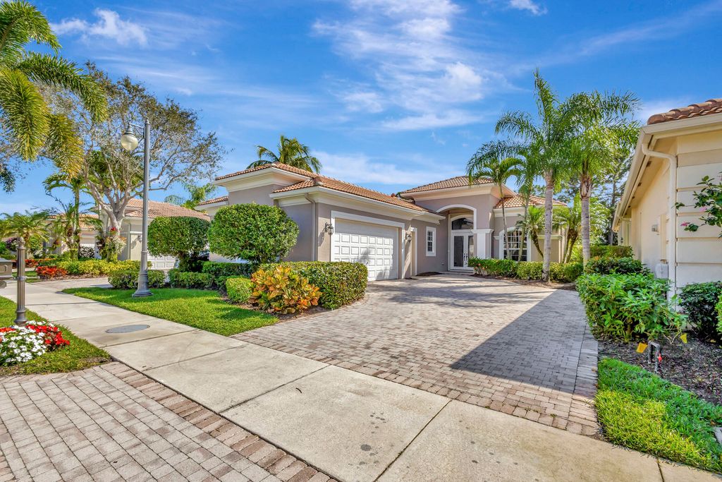 Photo of 128 Esperanza Way, Palm Beach Gardens, FL 33418 (MLS # R10960979)