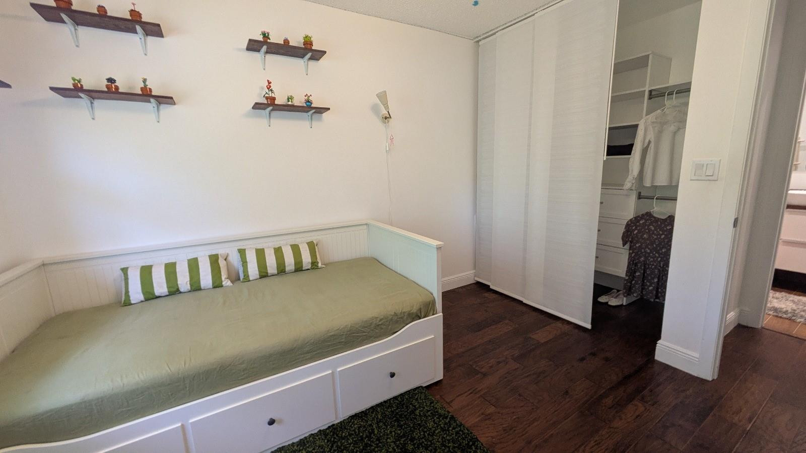 Golden Raintree V - Residential