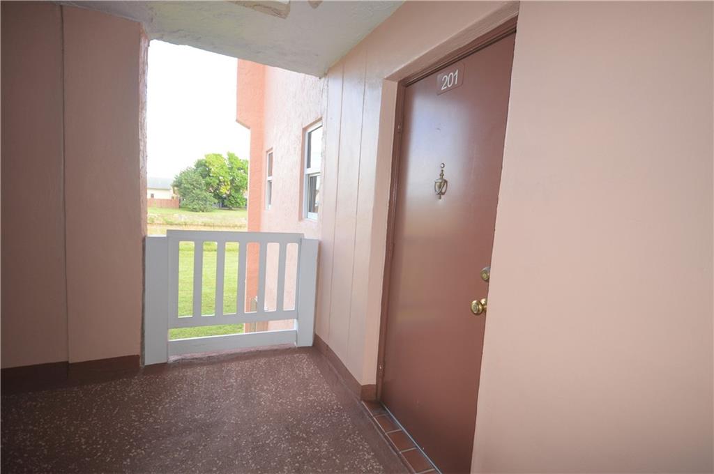 SUNRISE LAKES - Residential