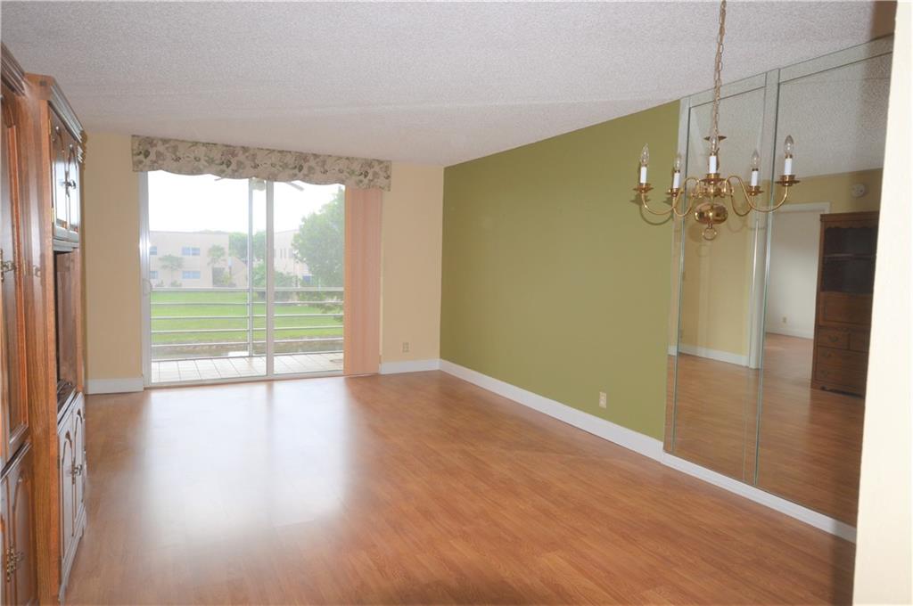 SUNRISE LAKES - Residential