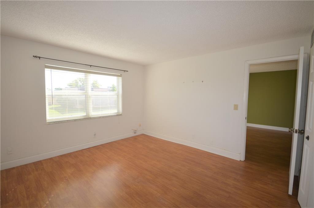 SUNRISE LAKES - Residential