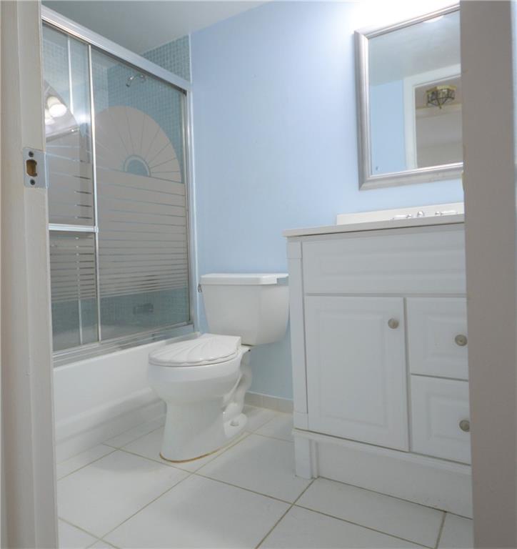 SUNRISE LAKES - Residential