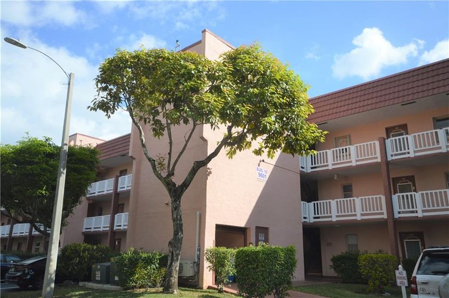 Corner Unit with impact windows and doors! there is nothing not to like about this great unit! Meticulously kept and ready for immediate occupancy laminate wood flooring flows throughout, a split floorplan, bedrooms have walk-in closets! lake view and enjoy the easy living here at sunrise lakes. Several swimming pools, club house tennis, golf.. Insurance, water, trash, basic cable & pest control are all included. A covered  balcony calls for you to relax!  BLDG 120 . Website: www.sunriselakesphase3.com INCOME REQUIREMENTS: $2,400 FOR A 2-2. ASSOCIATION USES NET MONTHLY INCOME AND DEDUCT THE MINIMUM MONTHLY EXPENSES THAT APPEAR ON YOUR BACKGROUND CREDIT REPORT. IF CO-BUYER(S) EACH BUYER MUST MEET THE INCOME REQUIREMENT OF $2,400 FOR A 2-2 CLEAR MONTHLY.