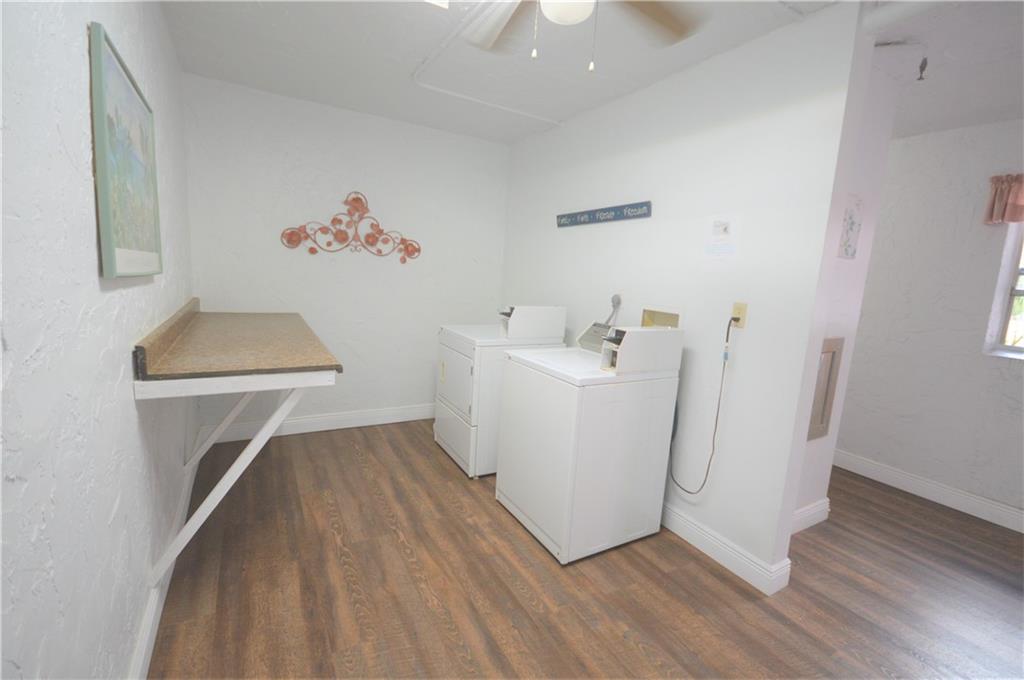 SUNRISE LAKES - Residential