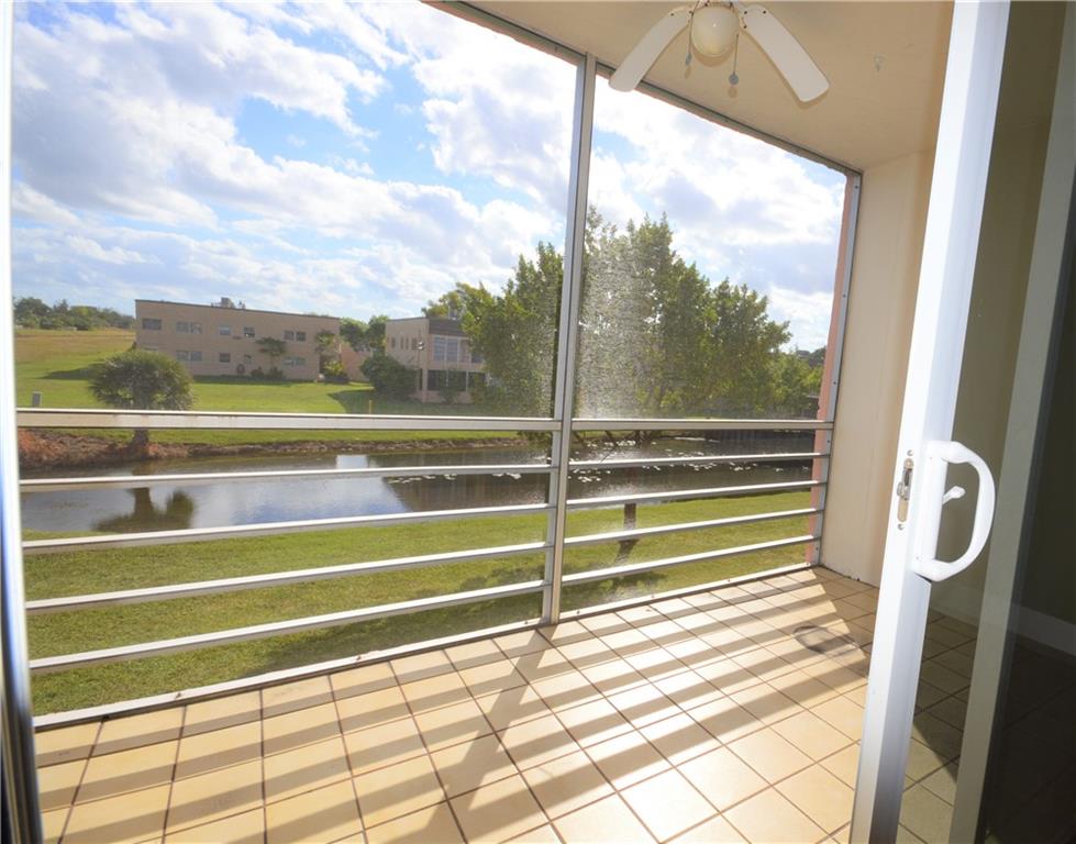 SUNRISE LAKES - Residential