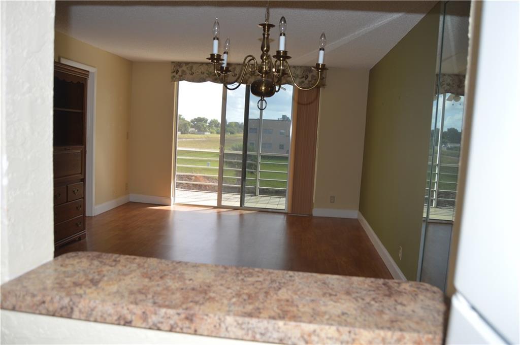 SUNRISE LAKES - Residential