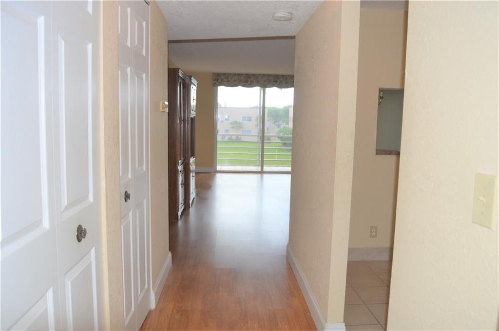 SUNRISE LAKES - Residential