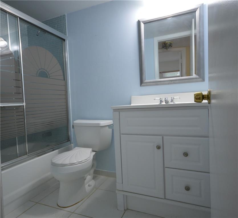 SUNRISE LAKES - Residential