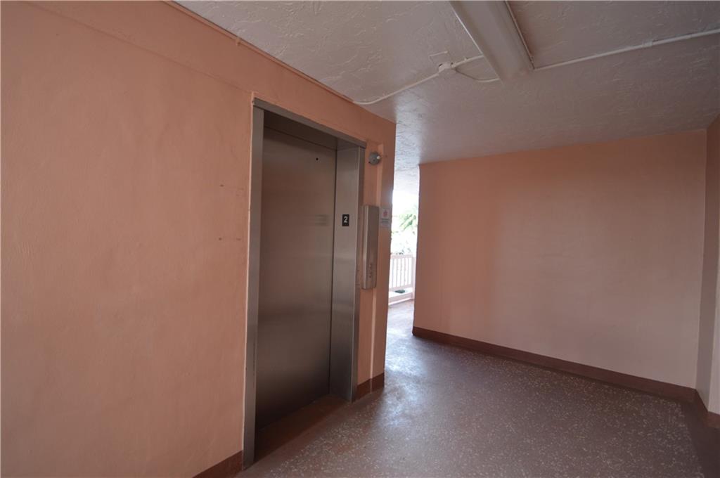 SUNRISE LAKES - Residential