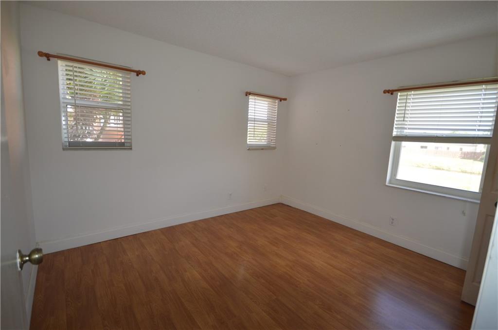 SUNRISE LAKES - Residential