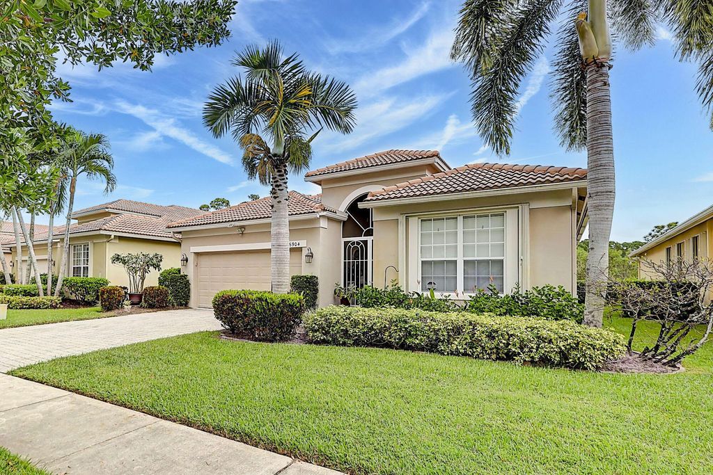 Photo of 6904 SE Twin Oaks Circle, Stuart, FL 34997 (MLS # R10926325)