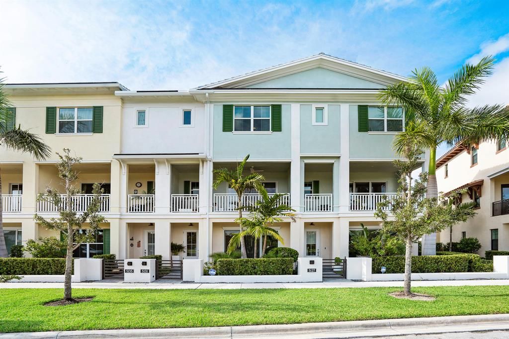 Photo of 5131 Beckman Terrace, Palm Beach Gardens, FL 33418 (MLS # R10856762)