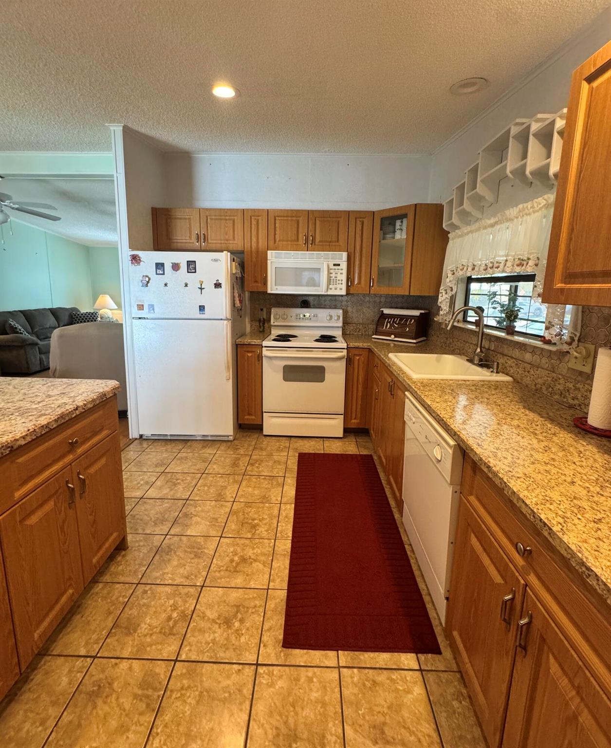 Spanish Lakes Country Clu - Residential