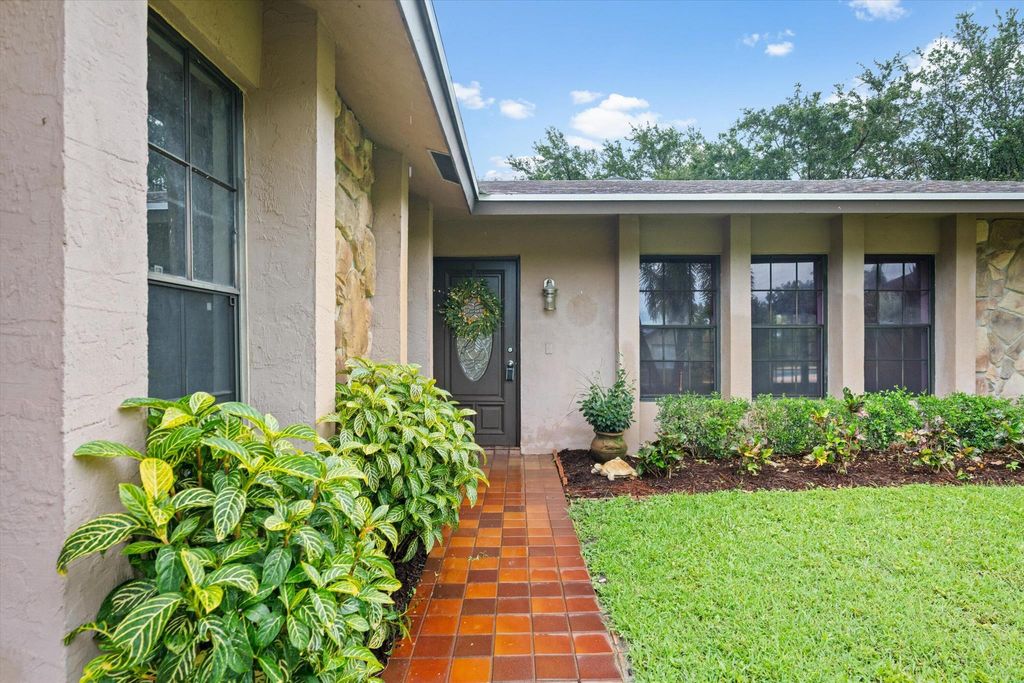 Photo of 975 Ryanwood Drive, West Palm Beach, FL 33413 (MLS # R11090327)